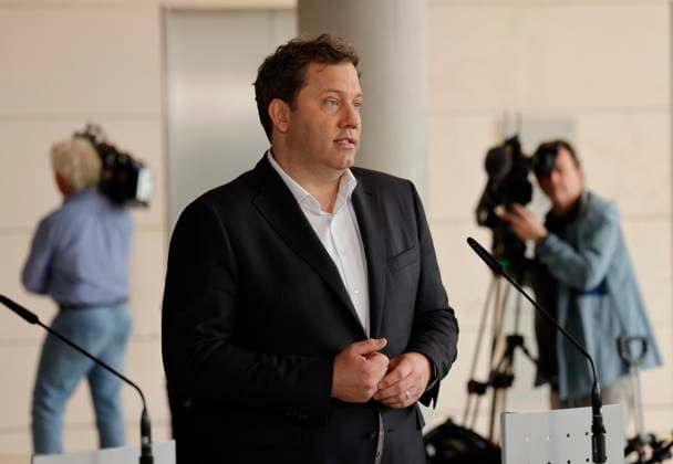 Lars Klingbeil, SPD, Bundesminister der Finanzen , Deutschland, Berlin, Reichstag, SPD-Bundestagsfraktion, Pressekonferenz