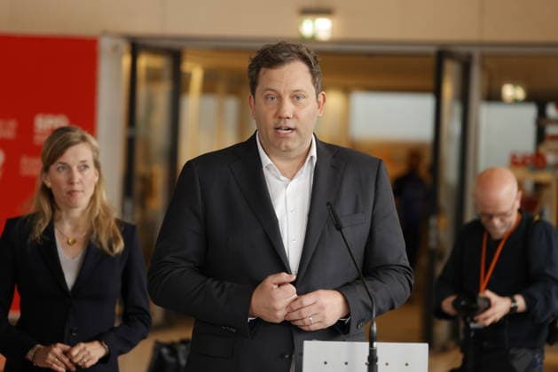 Lars Klingbeil, SPD, Bundesminister der Finanzen , Deutschland, Berlin, Reichstag, SPD-Bundestagsfraktion, Pressekonferenz