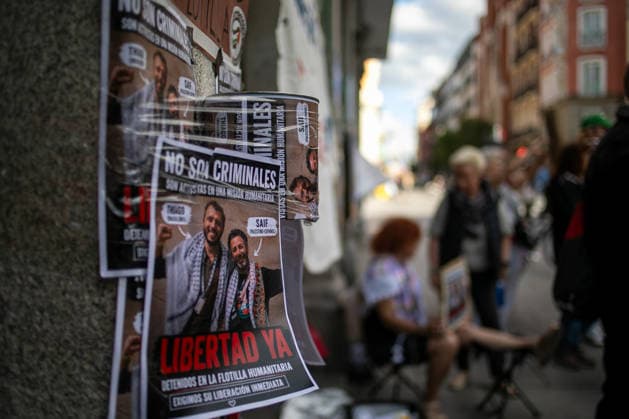 Demonstration for the freedom of Global Sumud Flotilla activists Saif Abu Keshek and Thiago Ávila in Madrid, Spain - 5 May 2026 Posters calling for the release of activists Thiago Ávila and Saif Abu Keshek are seen during a demonstration. Protesters gather in front of the Ministry of Foreign Affairs in Madrid, to demand the release of Global Sumud Flotilla activists Saif Abu Keshek and Thiago Ávila. Brazilian activist Thiago Ávila and Spanish-Palestinian Saif Abu Keshek were intercepted on Thursday while traveling with the Global Sumud Flotilla to the Gaza Strip and are currently being held in Israel for questioning. Madrid Spain Copyright: xDavidxCanalesx xSOPAxImagesx DCFlotilla260505-26