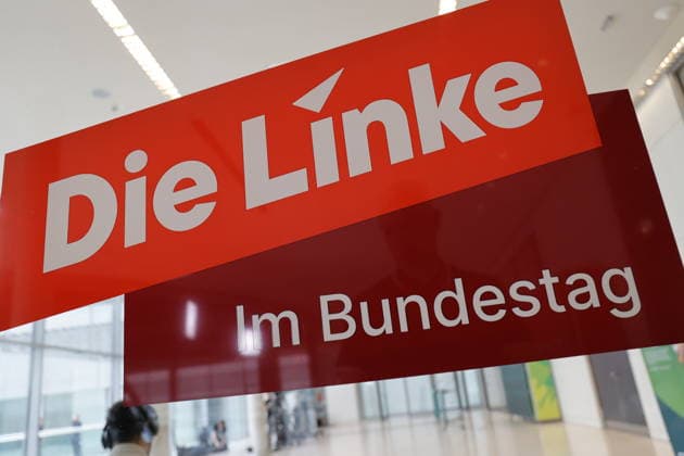 Logo:Fraktion Die Linke im Bundestag, Deutschland, Berlin, Reichstag, Fraktion Die Linke im Bundestag, Pressekonferenz