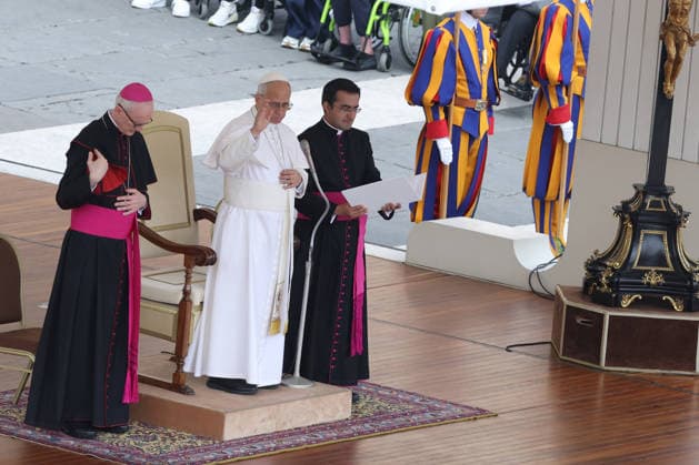 Vatican City - Italy, May 6, 2026: Pope Leo XIV presides over the Wednesday General Audience in St. Peter s Square, the day after US President Donald Trump s comments against him, accusing him of endangering Catholics around the world. This morning, thousands of faithful and pilgrims from around the world gathered in St. Peter s Square to participate in the Wednesday General Audience with Pope Leo XIV. A moment of prayer, listening, and communion that filled the square with hope, reflection, and joy.  Copyright: xmarcoxiacobuccix xipa-agency.netx xmarcoxiacobuccix IPA_Agency_IPA74466085