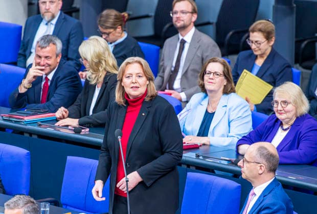 Bärbel Bas - Fragestunde im Bundestag EUR, Deutschland, Berlin, 06.05.2026: Befragung der Bundesregierung. Bundesministerin für Wirtschaftliche Zusammenarbeit und Entwicklung und Bärbel Bas (SPD), Bundesministerin für Arbeit und Soziales stellen sich den Fragen der Abgeordneten.