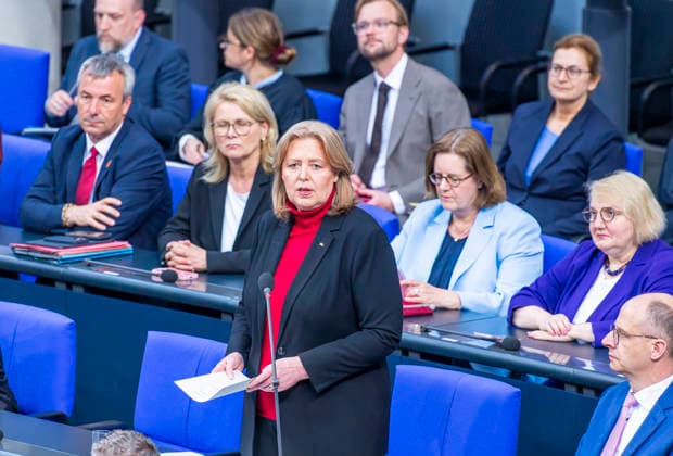 Bärbel Bas - Fragestunde im Bundestag EUR, Deutschland, Berlin, 06.05.2026: Befragung der Bundesregierung. Bundesministerin für Wirtschaftliche Zusammenarbeit und Entwicklung und Bärbel Bas (SPD), Bundesministerin für Arbeit und Soziales stellen sich den Fragen der Abgeordneten.