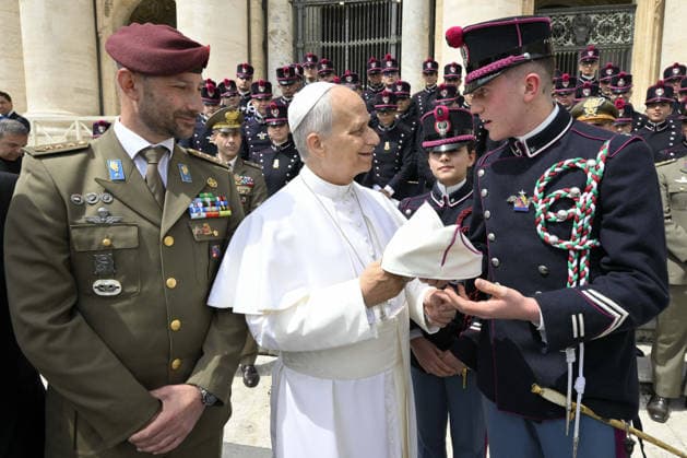 Pope Leo XIV Leads The General Audience - Vatican Pope Leo XIV attends the weekly general audience in Saint Peter’s square, Vatican on May 6, 2026. Photo by (EV) Simone Risoluti Vatican Media ABACAPRESS.COM Rome Vatican (or Holy See)  Copyright: xABACAx