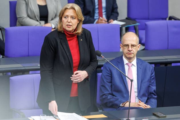 Befragung der Bundesregierung im Bundestag Baerbel Bas (SPD), Bundesministerin fuer Arbeit und Soziales, bei der Befragung der Bundesregierung im Deutschen Bundestag am 06.05.26 in Berlin. Berlin Berlin Deutschland Bundestag