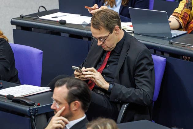 Befragung der Bundesregierung im Bundestag Sören Pellmann (Die Linke) bei der Befragung der Bundesregierung im Deutschen Bundestag am 06.05.26 in Berlin. Berlin Berlin Deutschland Bundestag
