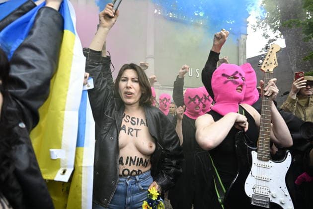 61st Biennale Of Venice - International Art Exposition Pussy Riot protest at Russian Pavilion Venice, Italy 61st Biennale Of Venice - International Art Exposition Pussy Riot protest at Russian Pavilion Venice, Italy 6th May 2026 SGPItalia id 134745_001 * Not Exclusive  Copyright: xMAXxMONTINGELLI SGPx