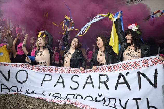 61st Biennale Of Venice - International Art Exposition Pussy Riot protest at Russian Pavilion Venice, Italy 61st Biennale Of Venice - International Art Exposition Pussy Riot protest at Russian Pavilion Venice, Italy 6th May 2026 SGPItalia id 134745_001 * Not Exclusive  Copyright: xMAXxMONTINGELLI SGPx