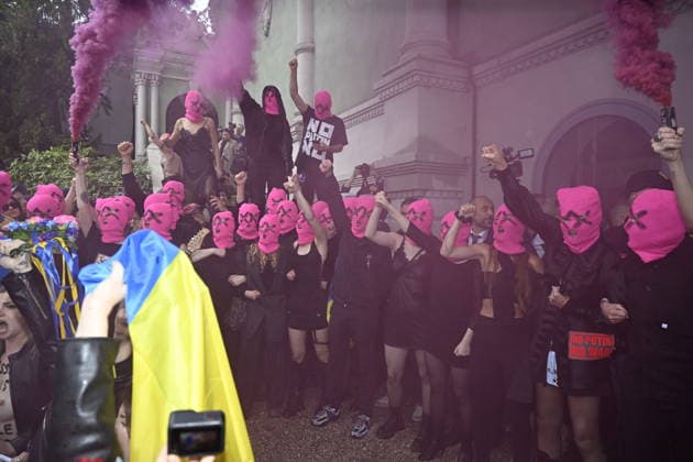 61st Biennale Of Venice - International Art Exposition Pussy Riot protest at Russian Pavilion Venice, Italy 61st Biennale Of Venice - International Art Exposition Pussy Riot protest at Russian Pavilion Venice, Italy 6th May 2026 SGPItalia id 134745_001 * Not Exclusive  Copyright: xMAXxMONTINGELLI SGPx