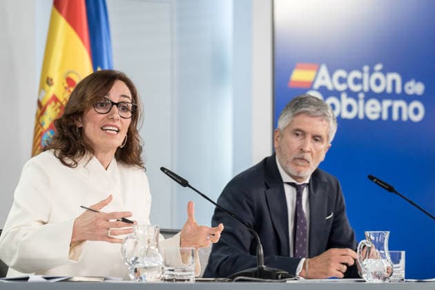 The Government reports on the follow-up meeting to attend the WHO request to receive the MV Hondius in the Canary Islands The Minister of Health, Mónica García, and the Minister of the Interior, Fernando Grande Marlaska, upon their arrival at a press conference, at the Moncloa Complex, on May 6, 2026, in Madrid Spain The Ministers appear to report on the follow-up meeting to address the WHOs request to the Government of Spain, following the hantavirus infections, to receive the vessel MV Hondius in the Canary Islands, in compliance with international law and the humanitarian spirit 06 MAY 2026 HANTAVIRUS CANARY ISLANDS WHO CONTAGIOUS RISK RAT Diego Radamé Madrid Madrid Madrid Spain Copyright: xDiegoxRadamà sx 7503276