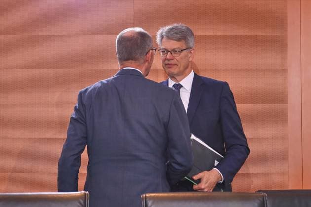Berlin, Deutschland, 06.05.2026: Bundeskanzleramt: 43. Kabinettssitzung: Bundeskanzler Friedrich Merz (CDU) und Bundesminister für Verkehr Patrick Schnieder (CDU) Copyright: xdtsxNachrichtenagenturx dts_117921