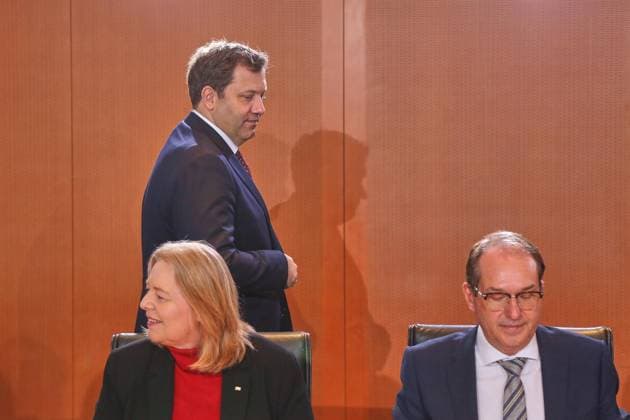 Berlin, Deutschland, 06.05.2026: Bundeskanzleramt: 43. Kabinettssitzung: Bundesministerin für Arbeit und Soziales Bärbel Bas (SPD), Bundesminister der Finanzen Lars Klingbeil (SPD) und Bundesminister des Innern Alexander Dobrindt (CSU) Copyright: xdtsxNachrichtenagenturx dts_117898