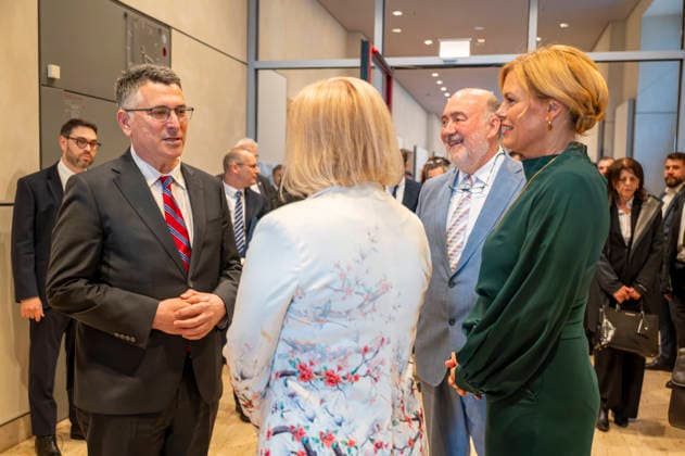 Julia Klöckner + Gideon Saar EUR, Deutschland, Berlin: 06.05.2026: Bundestagspräsidentin Julia Klöckner (CDU) empfängt Israels Außenminister Gideon Saar im Deutschen Bundestag.