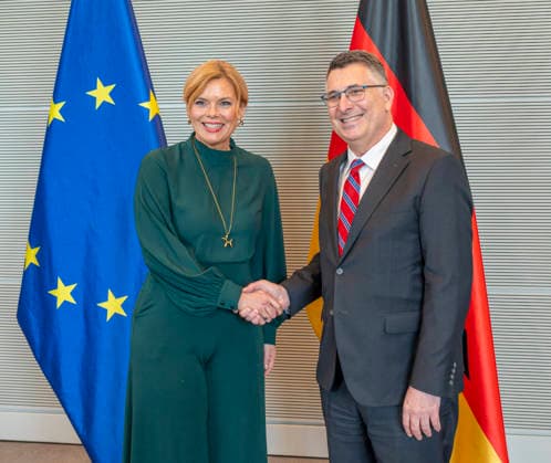 Julia Klöckner + Gideon Saar EUR, Deutschland, Berlin: 06.05.2026: Bundestagspräsidentin Julia Klöckner (CDU) empfängt Israels Außenminister Gideon Saar im Deutschen Bundestag.