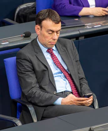 Nils Schmidt- Fragestunde im Bundestag EUR, Deutschland, Berlin, 06.05.2026: Nils Schmid (SPD) - Fragestunde im Bundestag. Getrennt nach Ressorts beantworten Vertreter der Bundesregierung 45 Minuten lang Fragen die von den Abgeordneten vorab schriftlich eingereicht worden waren.