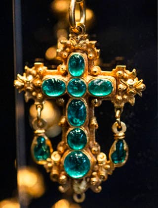 May 6, 2026, Geneva, Geneva, Switzerland: Geneva Switzerland, 05 06 2026: Jewelry - Geneva GEMMYO presented its A NEW COLOMBIAN EMERALD CROSSES during International Gem & Jewellery Show 2026. The 10th edition of the International Gem & Jewellery Show 2026 is the international jewelerÃ¢â‚¬â ¢s show and also .the world s most prestigious jewelry and gemstone show and took place at Geneva Palexpo in Geneva. Geneva Switzerland  - ZUMAd206 20260506_zip_d206_012 Copyright: xEricxDubostx
