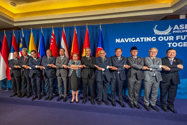 Foreign Ministers Meeting during ASEAN Summit 2026 in Philippines CEBU, PHILIPPINES - MAY 7: (L-R) Myanmar’s Permanent Foreign Secretary U Hau Khan Sum, Malaysia s Foreign Minister Mohamad Hasan, Thailand s Foreign Minister Sihasak Phuangketkeow, Timor Leste s Foreign Minister Bendito dos Santos Freitas, Vietnam s Foreign Minister Le Hoai Trung, Philippine Foreign Secretary Theresa Tess Lazaro, Singapore s Foreign Minister Vivian Balakrishnan, Brunei s Second Foreign Minister Erywan Yusof, Cambodia s Foreign Minister Prak Sokhonn, Indonesia s Foreign Minister Sugiono, and Lao s foreign minister Thongsavanh Phomvihane, pose for a group photo during Foreign Ministers s Meeting at the 48th ASEAN Summit, in Cebu, Philippines, on May 7, 2026. D Copyright: x2026xAnadoluxDanielxCengx