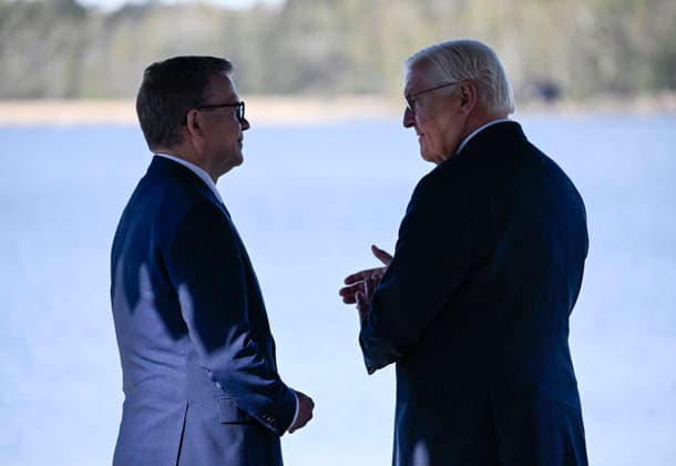 LKS 20260507 German Federal President Frank-Walter Steinmeier (R) talks with Prime Minister Petteri Orpo of Finland at the Prime Minister s official residence Kesäranta in Helsinki, Finland on May 7, 2026. - MIKKO STIG Helsinki Finland  Copyright: xMikkoxStigx nC-dNWUxlvU