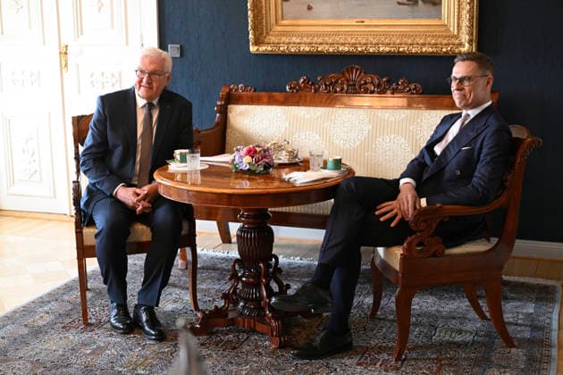 President of the Republic of Finland Alexander Stubb (R) speaking with his counterpart Mr Frank-Walter Steinmeier, President of the Federal Republic of Germany (L) during their meeting at the Presidential Palace in Helsinki, Finland on May 7, 2026. - HEIKKI SAUKKOMAA Helsinki Finland  Copyright: xHeikkixSaukkomaax UVH3iQOKHAU