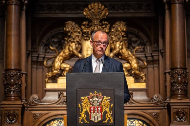 Friedrich Merz, Bundeskanzler, während seiner Festrede im Hamburger Rathaus;76. Großer Übersee-Tag in Hamburg, April 2026 Festakt im Hamburger Rathaus, Hamburg Hamburg Deutschland Rathaus