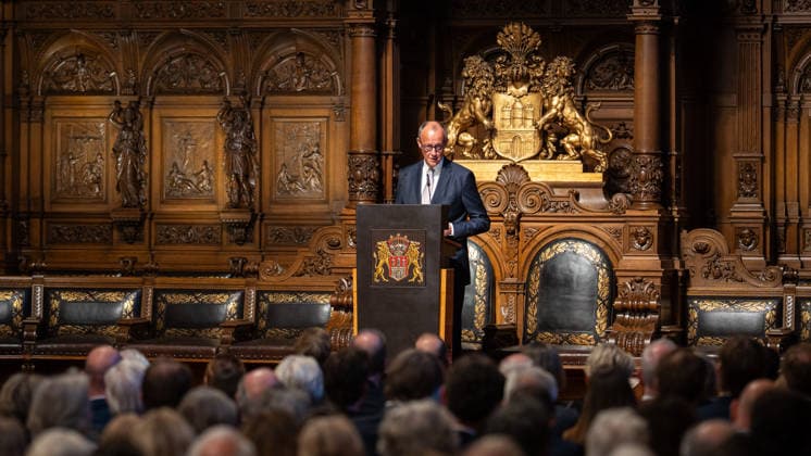 Friedrich Merz, Bundeskanzler, während seiner Festrede im Hamburger Rathaus;76. Großer Übersee-Tag in Hamburg, April 2026 Festakt im Hamburger Rathaus, Hamburg Hamburg Deutschland Rathaus