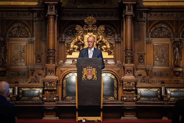 Friedrich Merz, Bundeskanzler, während seiner Festrede im Hamburger Rathaus;76. Großer Übersee-Tag in Hamburg, April 2026 Festakt im Hamburger Rathaus, Hamburg Hamburg Deutschland Rathaus