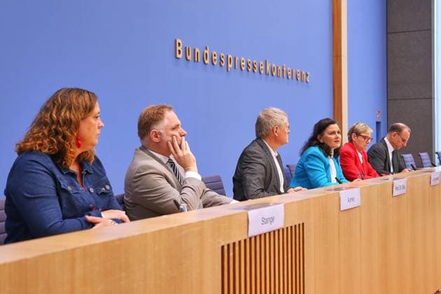 Berlin, Deutschland, 07.05.2026: Bundespressekonferenz: Paradigmenwechsel in der Organspende - Widerspruchsregelung jetzt!: Julia-Christina Stange (Linke), Peter Aumer (CSU), Armin Grau (Grüne), Gitta Connemann (CDU), Sabine Dittmar (SPD) Copyright: xdtsxNachrichtenagenturx dts_118057