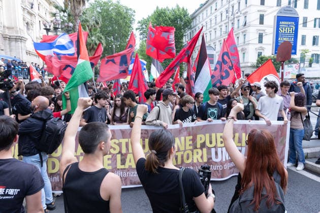 Demonstration in Rome in front of the Ministry of Education headquarters on the occasion of the school workers strike.  Copyright: xMatteoxNardonex xipa-agency.netx xMatteoxNardonex IPA_Agency_IPA74485998