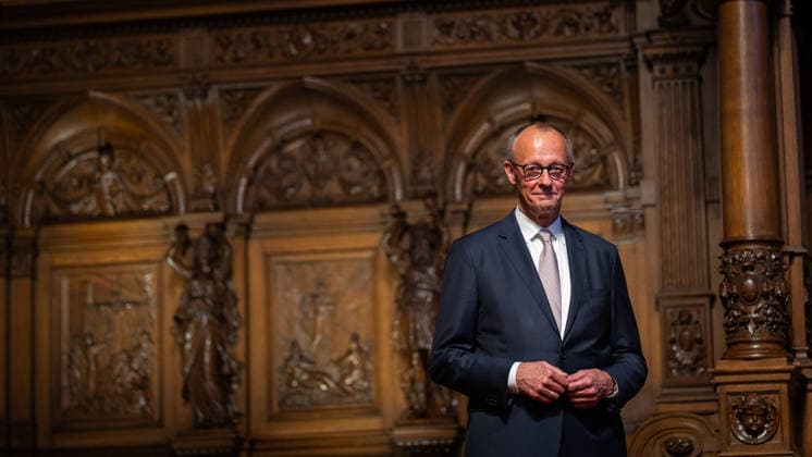Friedrich Merz, Bundeskanzler, nach seiner Festrede im Hamburger Rathaus;76. Großer Übersee-Tag in Hamburg, April 2026 Festakt im Hamburger Rathaus, Hamburg Hamburg Deutschland Rathaus