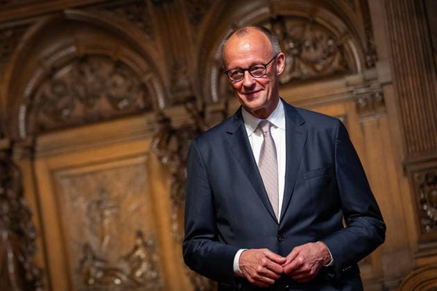 Friedrich Merz, Bundeskanzler, nach seiner Festrede im Hamburger Rathaus;76. Großer Übersee-Tag in Hamburg, April 2026 Festakt im Hamburger Rathaus, Hamburg Hamburg Deutschland Rathaus