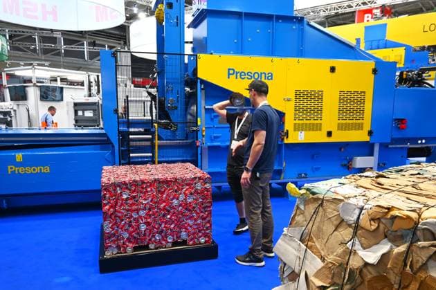 Die IFAT Munich 2026 ist die weltweit führende Fachmesse für Wasser-, Abwasser-, Abfall- und Rohstoffwirtschaft. Die Messe findet alle zwei Jahre auf dem Messegelände in München - Riem statt. Foto: Presona Messestand. Presona mit Sitz im südschwedischen Tomelilla ist auf die Entwicklung und Herstellung von Ballenpressen mit Vorpress-Technologie spezialisiert.