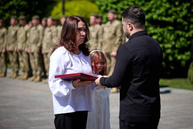 Ukrainian President Volodymyr Zelenskyy presents state awards Ukrainian President Volodymyr Zelenskyy presents state awards to infantry soldiers during a ceremony held to mark Infantry Day in Kyiv, Ukraine, on May 7, 2026. Photo by PRESIDENT OF UKRAINE apaimages Ukraine Ukraine Ukraine 070526_Ukraine_UPO_00(2).jpeg Copyright: xapaimagesxPRESIDENTxOFxUKRAINEx xapaimagesx