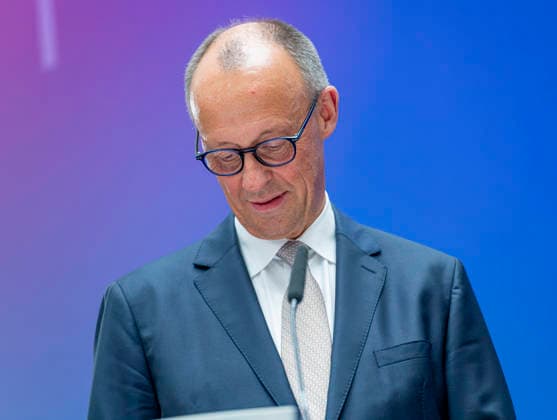 Friedrich Merz EUR, Deutschland, Berlin, 07.05.2026: Grußwort des Bundeskanzler Friedrich Merz (CDU) auf der Festveranstaltung des Bundesministeriums für Digitales und Staatsmodernisierung anlässlich des einjährigen Bestehen. In Anwesenheit von Karsten Wildberger (CDU), Bundesminister für Digitalisierung und Staatsmodernisierung. Gemeinsamer Besuch der Aussteller.