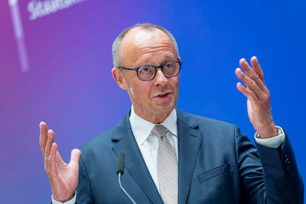 Friedrich Merz EUR, Deutschland, Berlin, 07.05.2026: Grußwort des Bundeskanzler Friedrich Merz (CDU) auf der Festveranstaltung des Bundesministeriums für Digitales und Staatsmodernisierung anlässlich des einjährigen Bestehen. In Anwesenheit von Karsten Wildberger (CDU), Bundesminister für Digitalisierung und Staatsmodernisierung. Gemeinsamer Besuch der Aussteller.