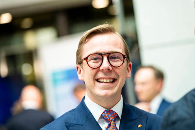 Philipp Amthor EUR, Deutschland, Berlin, 07.05.2026: Philipp Amthor (CDU) Parlamentarischer Staatssekretär. Auf der Festveranstaltung des Bundesministeriums für Digitales und Staatsmodernisierung anlässlich des einjährigen Bestehen. In Anwesenheit von Karsten Wildberger (CDU), Bundesminister für Digitalisierung und Staatsmodernisierung. Gemeinsamer Besuch der Aussteller.