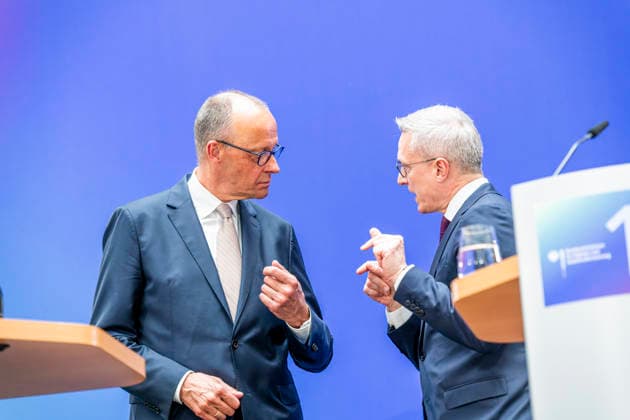 Friedrich Merz + Karsten Wildberger EUR, Deutschland, Berlin, 07.05.2026: Grußwort des Bundeskanzler Friedrich Merz (CDU) auf der Festveranstaltung des Bundesministeriums für Digitales und Staatsmodernisierung anlässlich des einjährigen Bestehen. In Anwesenheit von Karsten Wildberger (CDU), Bundesminister für Digitalisierung und Staatsmodernisierung. Gemeinsamer Besuch der Aussteller.