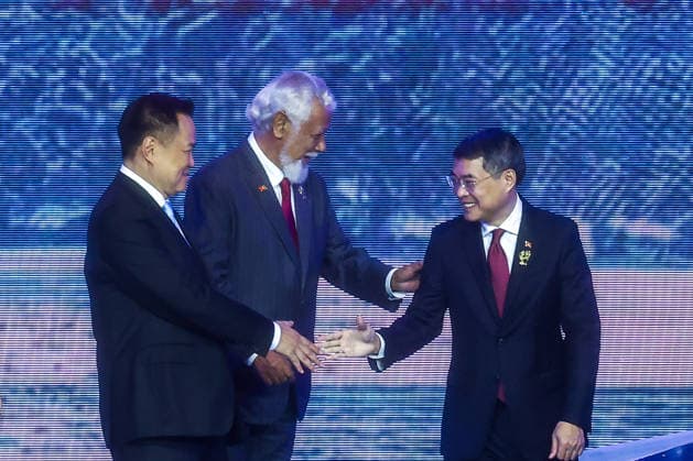 Southeast Asian leaders gather at Opening Ceremony of ASEAN Summit and Related Meetings 2026 CEBU, PHILIPPINES - MAY 8: Thailand s Prime Minister Anutin Charnvirakul (L), Timor-Leste s Prime Minister Xanana Gusmao (C), and Vietnam s Prime Minister Le Minh Hung (R) interact with each other, during a family photo session at the official opening ceremony of the 48th ASEAN Summit and Related Meetings, in Cebu, Philippines, on May 8, 2026. Top leaders of ASEAN member states from across Southeast Asia gather to discuss key international and regional issues, including conflict in the Middle East, trade and economic development, fuel and energy crisis, and South China Sea territorial disputes. The summit comes just a few days ahead of a meeting bet Copyright: x2026xAnadoluxDanielxCengx