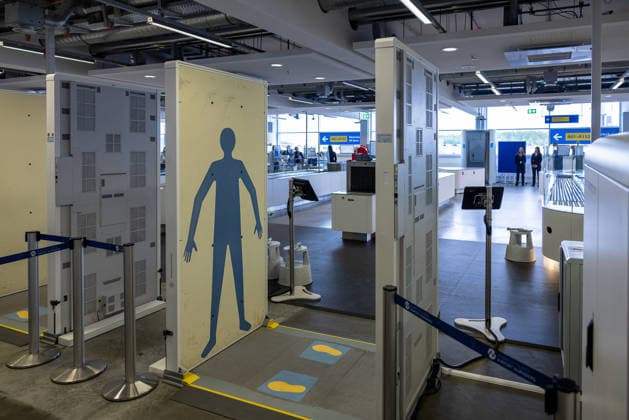Eröffnung der neuen CT-Kontrollstelle am Airport Nürnberg, Nürnberg, 08.05.2026 Körperscanner und Kontrollbereich an der neuen CT-Kontrollstelle am Airport Nürnberg. Die Anlage ist Teil der modernisierten Fluggastkontrolle mit neuer Scannertechnik für Handgepäck und Passagierkontrolle. Nürnberg Bayern Deutschland