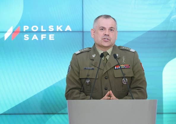 Poland signs SAFE deal Photo: Adam Burakowski East News Chief of the General Staff of the Polish Armed Forces general Wieslaw Kukula deliveres a speech as he attends a ceremony of signing an agreement regarding the loan from EU s SAFE (Security Action for Europe) financial instrument on May 8, 2026 in Warsaw, Poland. The deal will allow for a line of credit to purchase defence equipment, including anti-drone systems, worth almost 44 billion euro. EN_01677227_0113 