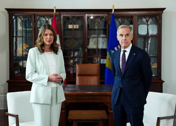 May 8, 2026, Ottawa, On, Canada: Prime Minister Mark Carney meets with Premier of Alberta Danielle Smith at his office in Ottawa on Friday, May 8, 2026. Ottawa Canada  - ZUMAc35_ 20260508_zaf_c35_013 Copyright: xSeanxKilpatrickx