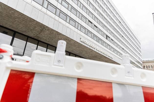 Technische Universität Berlin: Die Universität leidet unter vielen maroden Gebäuden. Am heutigen Tage wurde das Hauptgebäude der TU Berlin bis auf Weiteres geschlossen. Auf dem Bild: Eine Baustelle direkt vor dem Hauptgebäude.