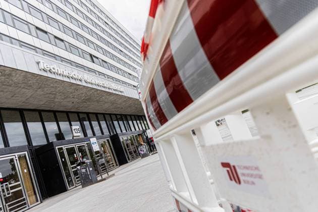 Technische Universität Berlin: Die Universität leidet unter vielen maroden Gebäuden. Am heutigen Tage wurde das Hauptgebäude der TU Berlin bis auf Weiteres geschlossen. Auf dem Bild: Eine Baustelle direkt vor dem Hauptgebäude.