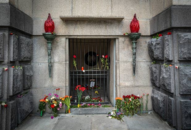 Berlin Pankow OT Schönholz; sowjetisches russisches Ehrenmal Schönholz in der Schönholzer Heide am 09. Mai 2026, Tag der Befreiung Kapitulation - 09.05.2026 Berlin