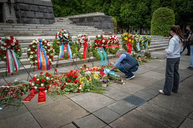 Berlin Pankow OT Schönholz; sowjetisches russisches Ehrenmal Schönholz in der Schönholzer Heide am 09. Mai 2026, Tag der Befreiung Kapitulation - 09.05.2026 Berlin