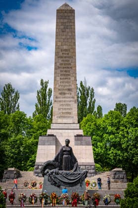 Berlin Pankow OT Schönholz; sowjetisches russisches Ehrenmal Schönholz in der Schönholzer Heide am 09. Mai 2026, Tag der Befreiung Kapitulation - 09.05.2026 Berlin