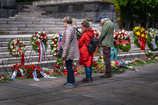 Berlin Pankow OT Schönholz; sowjetisches russisches Ehrenmal Schönholz in der Schönholzer Heide am 09. Mai 2026, Tag der Befreiung Kapitulation - 09.05.2026 Berlin