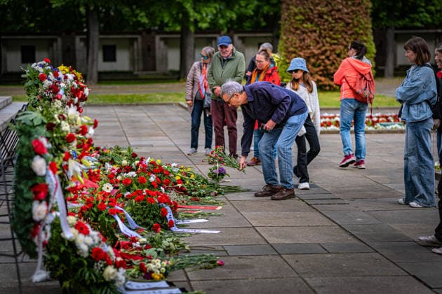 Berlin Pankow OT Schönholz; sowjetisches russisches Ehrenmal Schönholz in der Schönholzer Heide am 09. Mai 2026, Tag der Befreiung Kapitulation - 09.05.2026 Berlin