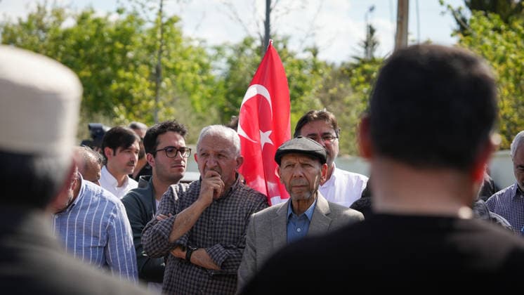 Protests Over Manifest Band Performance in Gaziantep Hundreds of demonstrators take part in a protest organized by 45 non-governmental organizations against a scheduled performance by the girl group Manifest. The demonstration, which saw some scuffles with security forces, was held to oppose the event on the grounds of preserving local conservative values and preventing social tension in Gaziantep, Turkey on May 09, 2026. Gaziantep Turkey Copyright: xMohammadxBashirxAldaherx