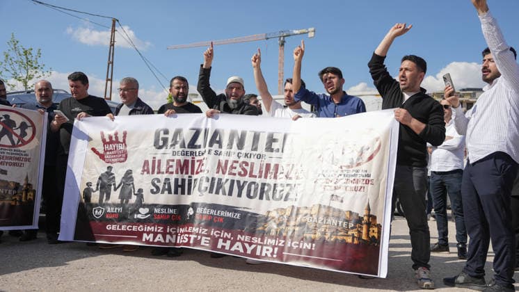 May 9, 2026, Gaziantep, Gaziantep, Turkey: Hundreds of demonstrators take part in a protest organized by 45 non-governmental organizations against a scheduled performance by the girl group Manifest. The demonstration, which saw some scuffles with security forces, was held to oppose the event on the grounds of preserving local conservative values and preventing social tension in Gaziantep, Turkey on May 09, 2026. Gaziantep Turkey - ZUMAa260 20260509_zip_a260_030 Copyright: xMohammadxBashirxAldaherx