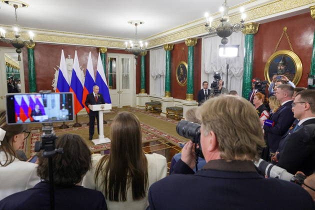RUSSIA, MOSCOW - MAY 9, 2026: Russia s President Vladimir Putin talks to journalists at the Moscow Kremlin. Gavriil Grigorov Russian Presidential Press and Information Office TASS  92241596